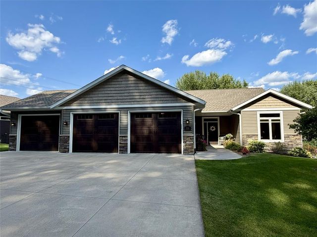 2355 Mckinley Road, Eau Claire, WI 54703