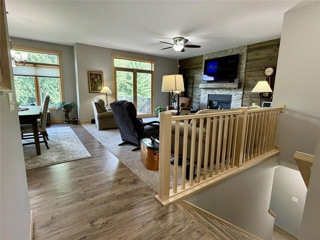 2355 Mckinley Road, Eau Claire, WI 54703