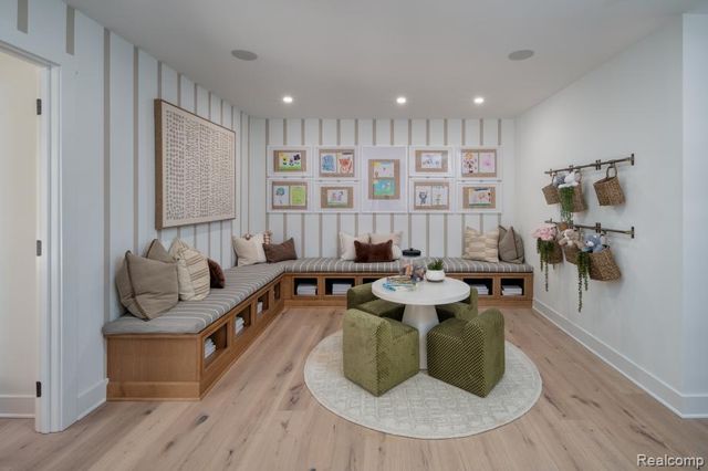 5325 Poppydrew Lane 52, Ann Arbor, MI 48108
