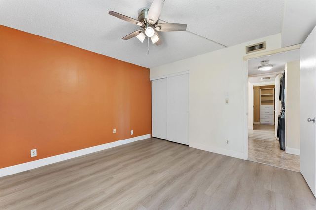 5800 Camino Del Sol 102, Boca Raton, FL 33433