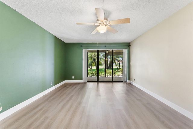 5800 Camino Del Sol 102, Boca Raton, FL 33433