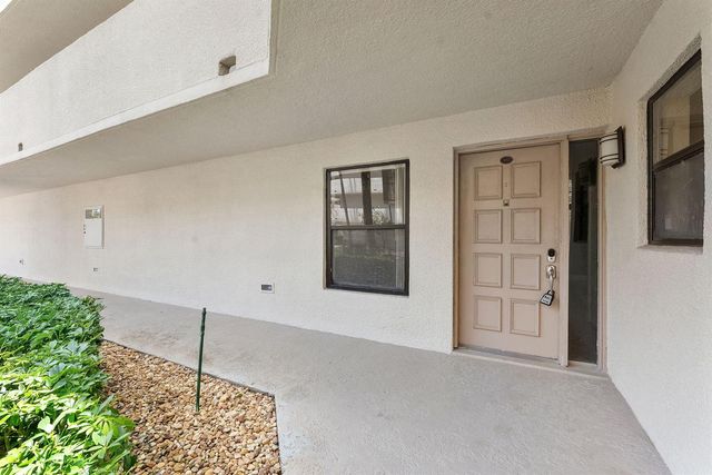 5800 Camino Del Sol 102, Boca Raton, FL 33433