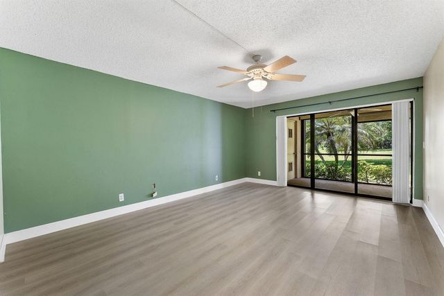 5800 Camino Del Sol 102, Boca Raton, FL 33433
