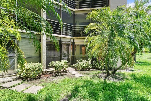 5800 Camino Del Sol 102, Boca Raton, FL 33433