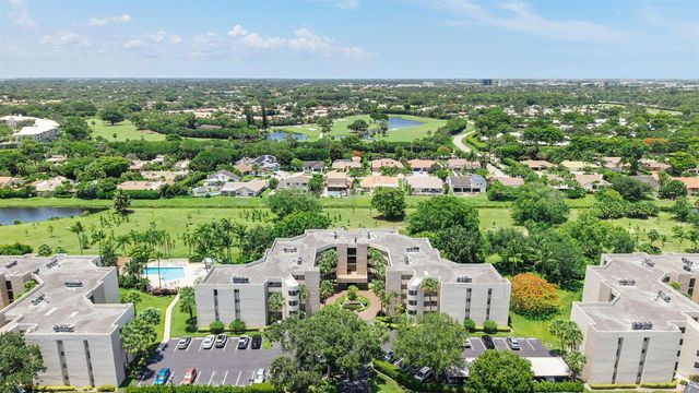 5800 Camino Del Sol 102, Boca Raton, FL 33433