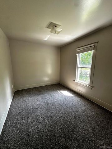 838 Clinton Street, Flint, MI 48507