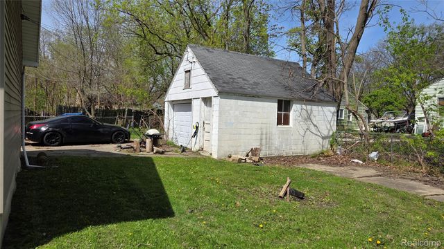 838 Clinton Street, Flint, MI 48507
