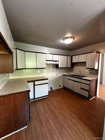 838 Clinton Street, Flint, MI 48507