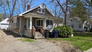 838 Clinton Street, Flint, MI 48507