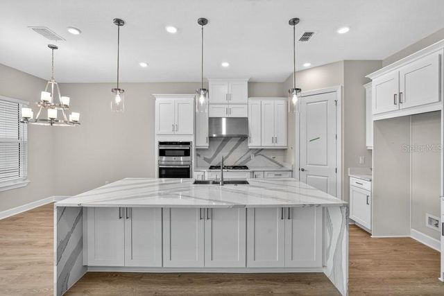 7657 MOONBEAM AVENUE, Sarasota, FL 34241
