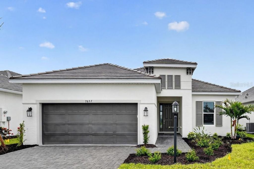 7657 MOONBEAM AVENUE, Sarasota, FL 34241