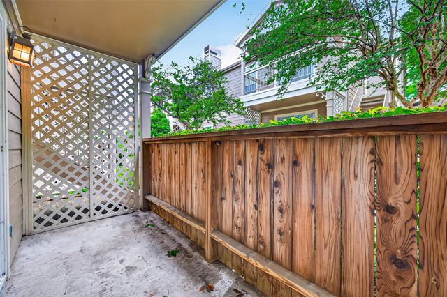 1880 White Oak Drive 143, Houston, TX 77009