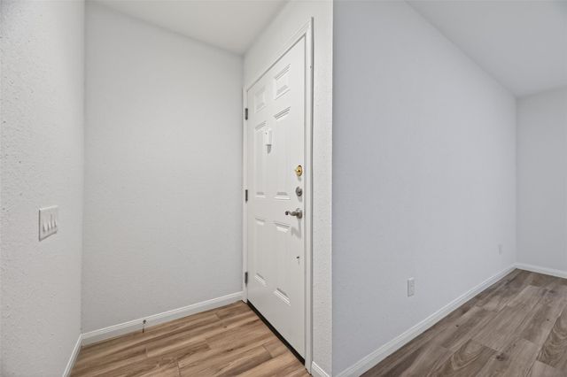 1880 White Oak Drive 143, Houston, TX 77009