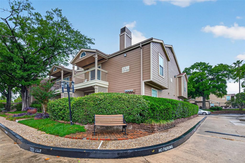 1880 White Oak Drive 143, Houston, TX 77009