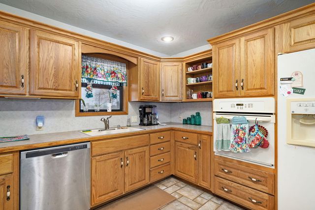 907 N Northview Drive, Nixa, MO 65714