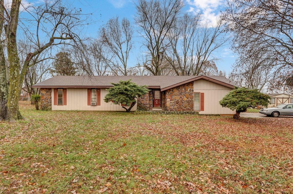 907 N Northview Drive, Nixa, MO 65714