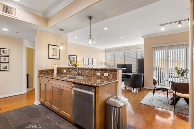 4821 Bakman Avenue 206, North Hollywood, CA 91606