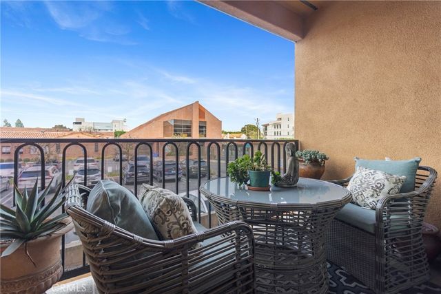 4821 Bakman Avenue 206, North Hollywood, CA 91606