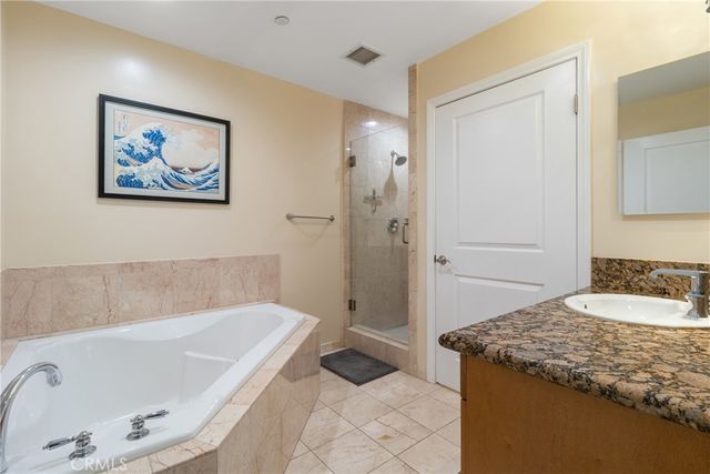 4821 Bakman Avenue 206, North Hollywood, CA 91606