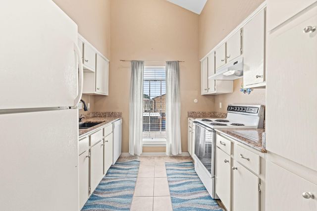 9809 Richmond Avenue E8, Houston, TX 77042