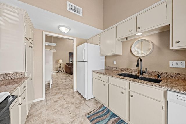 9809 Richmond Avenue E8, Houston, TX 77042