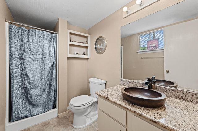 9809 Richmond Avenue E8, Houston, TX 77042