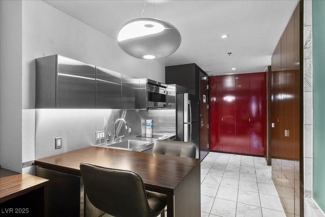 4381 West FLAMINGO Road 16310, Las Vegas, NV 89103