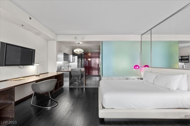 4381 West FLAMINGO Road 16310, Las Vegas, NV 89103