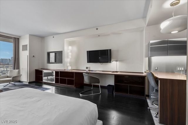 4381 West FLAMINGO Road 16310, Las Vegas, NV 89103