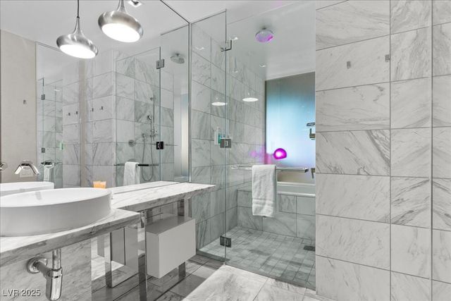 4381 West FLAMINGO Road 16310, Las Vegas, NV 89103