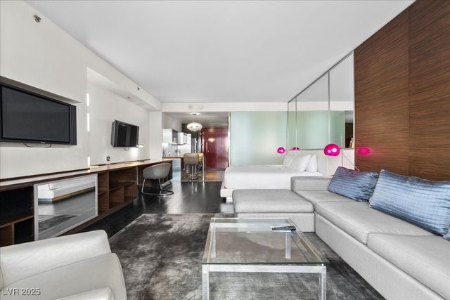 4381 West FLAMINGO Road 16310, Las Vegas, NV 89103