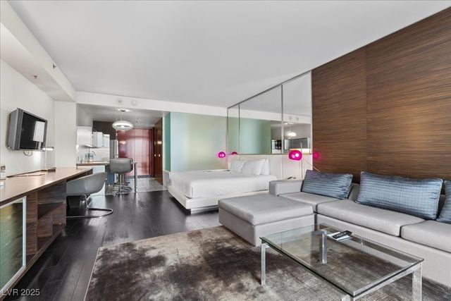 4381 West FLAMINGO Road 16310, Las Vegas, NV 89103