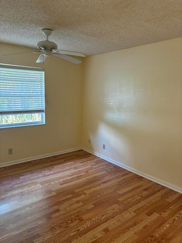 233 W Pine Terrace A, West Palm Beach, FL 33405