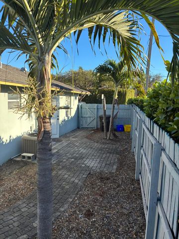 233 W Pine Terrace A, West Palm Beach, FL 33405