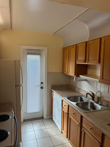 233 W Pine Terrace A, West Palm Beach, FL 33405