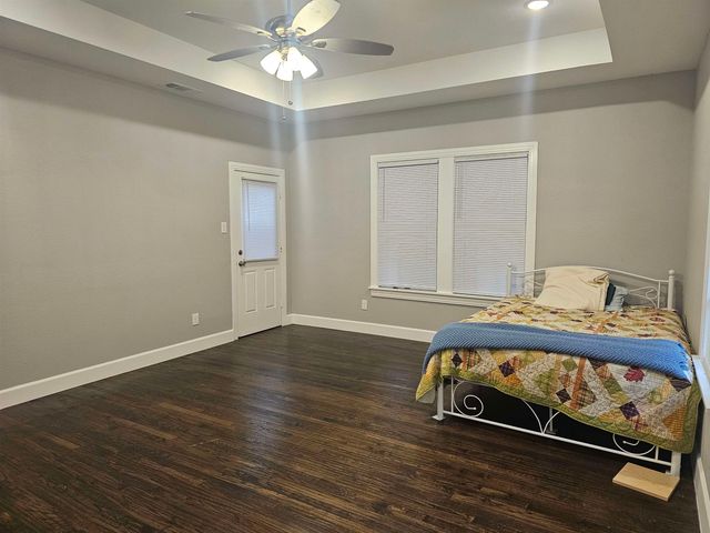 959 N Marshall St, Henderson, TX 75652