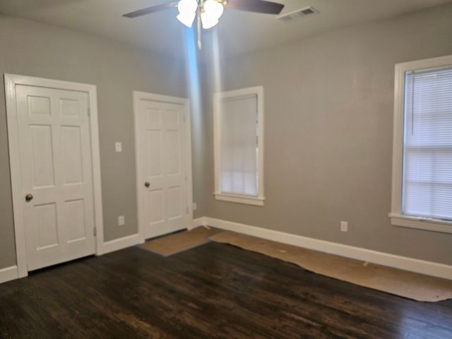 959 N Marshall St, Henderson, TX 75652