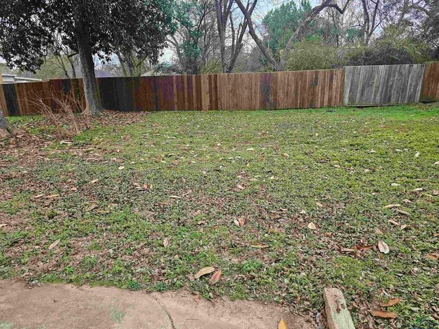 959 N Marshall St, Henderson, TX 75652