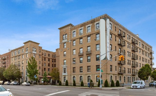 14809 Northern Blvd Apt 2J, New York City, NY 11354