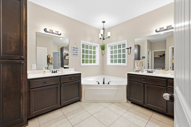 600 Jackson Lane Ext, Decaturville, TN 38329