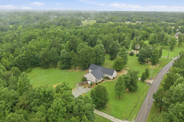 600 Jackson Lane Ext, Decaturville, TN 38329