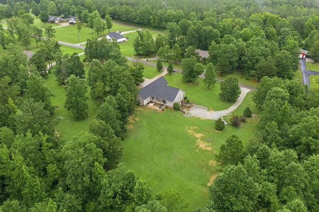 600 Jackson Lane Ext, Decaturville, TN 38329