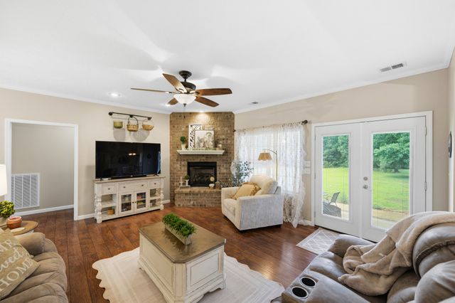 600 Jackson Lane Ext, Decaturville, TN 38329
