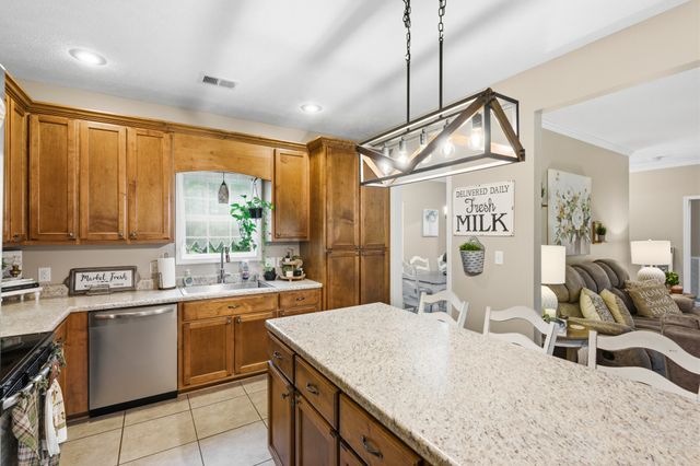 600 Jackson Lane Ext, Decaturville, TN 38329