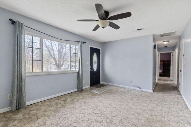 2976 Pleasant Drive NE, Lancaster, OH 43130