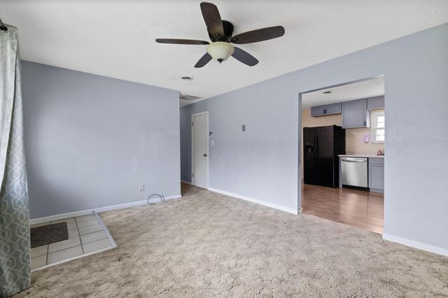 2976 Pleasant Drive NE, Lancaster, OH 43130