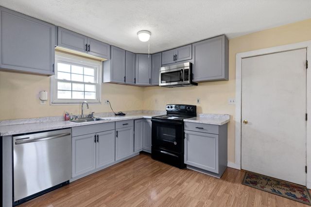 2976 Pleasant Drive NE, Lancaster, OH 43130