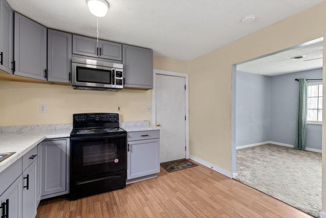 2976 Pleasant Drive NE, Lancaster, OH 43130