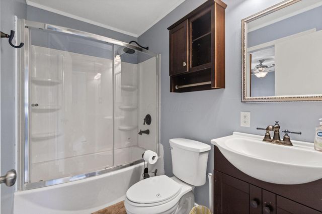 2976 Pleasant Drive NE, Lancaster, OH 43130