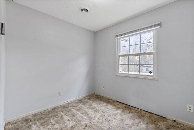 2976 Pleasant Drive NE, Lancaster, OH 43130